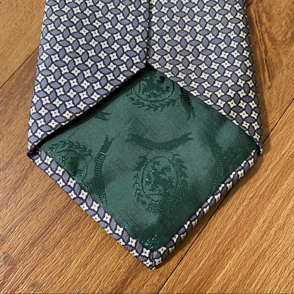 Tommy Hilfiger Men’s Imported Silk Gray Necktie - Picture 3 of 10
